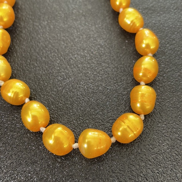 Golden pearls necklace, baroque tahitian cultured pearl - Picture 2 of 3